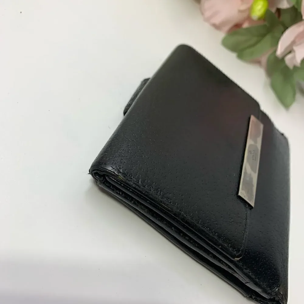Authentic GUCCI Leather Compact Wallet - Picture 5 of 13